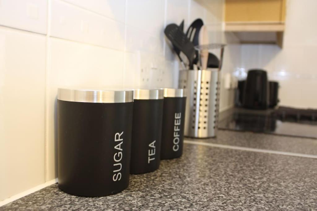 2 Bed 2 Bath Apartment & Parking - Lgw 10Min Drive Crawley  Eksteriør billede