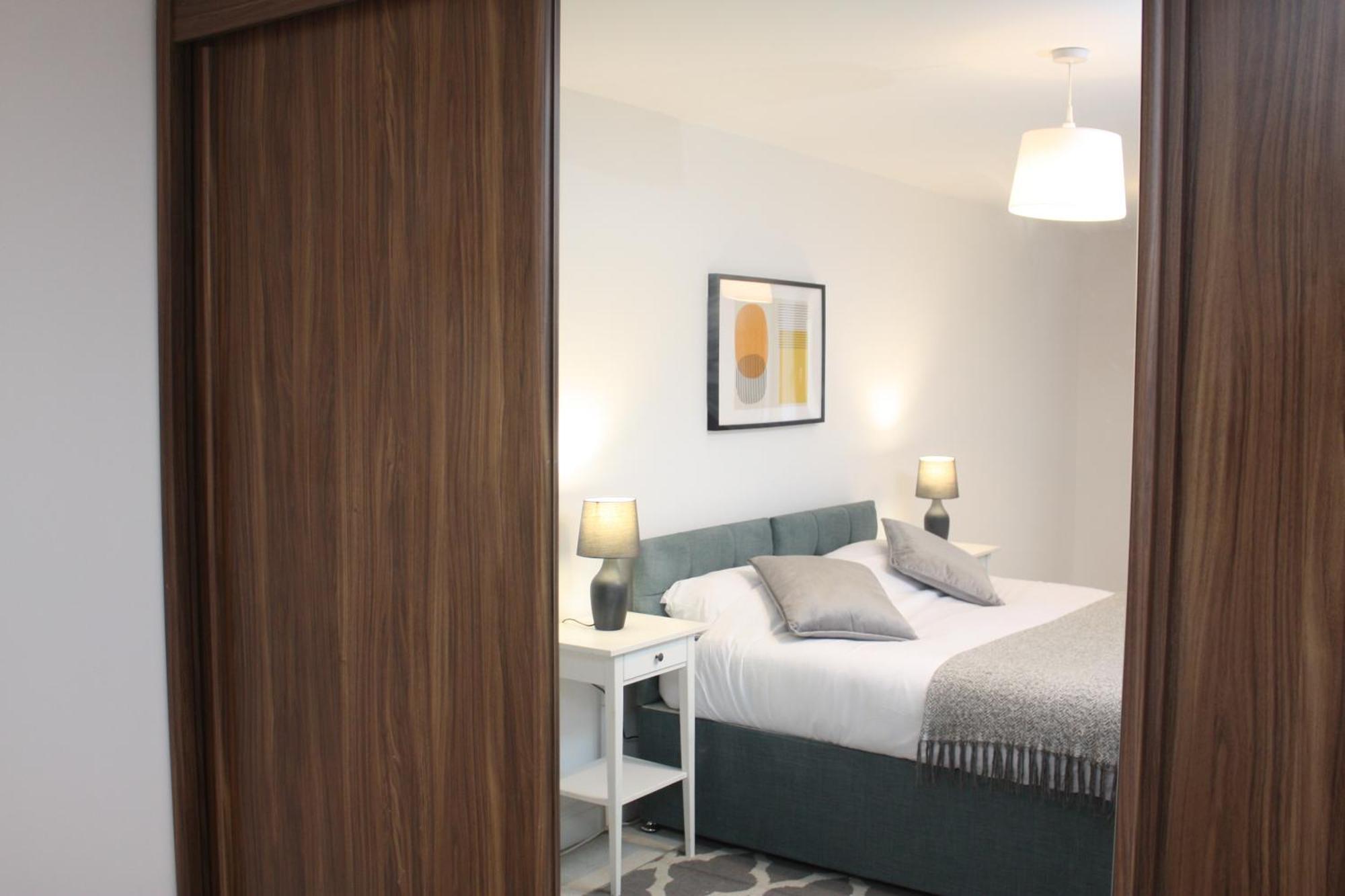2 Bed 2 Bath Apartment & Parking - Lgw 10Min Drive Crawley  Eksteriør billede